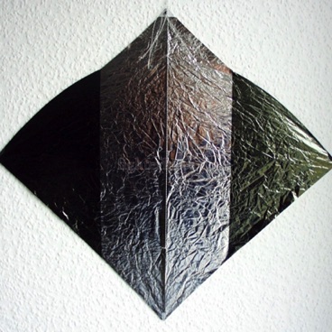 Segel: geätzt
Segelmaterial: Mylar
Bogenstab: Carbon 1,3 mm
Mittelstab: Bambus geschnitzt
Gesamtgewicht: 7,0 g Segel: geätzt
Segelmaterial: Mylar
Bogenstab: Carbon 1,3 mm
Mittelstab: Bambus geschnitzt
Gesamtgewicht: 7,0 g